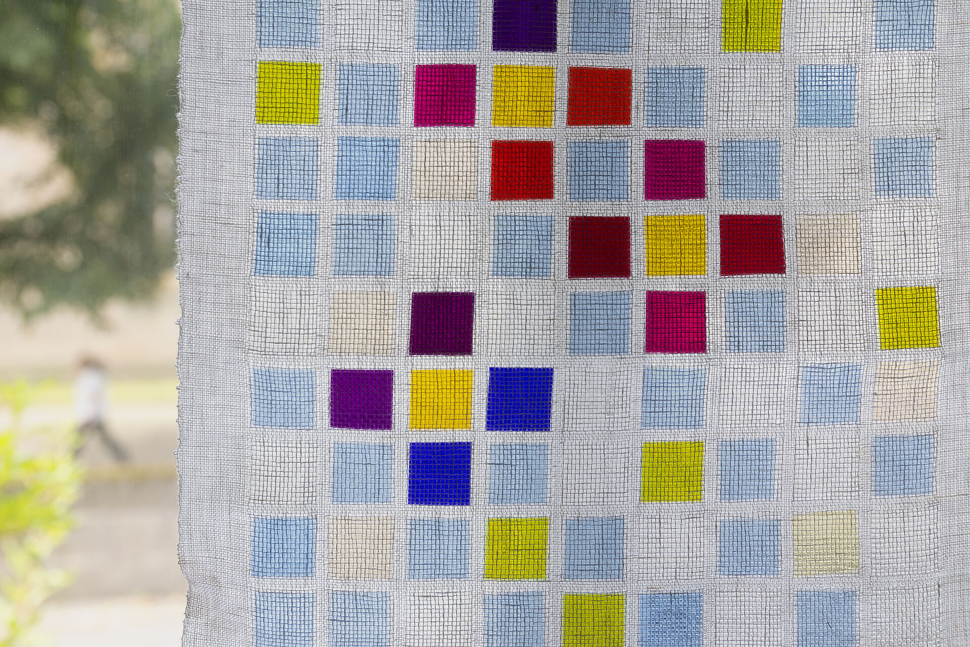 Detail des Fensterbildes, Foto: Beate Baberske geometrische Blumen